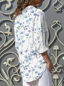 Bluzka damska z szyfonu z nadrukiem kwiatowym - swobodna, z długim rękawem, kołnierzykiem zapinanym na guziki, wyjątkowym wzorem kwiatowym, odpowiednia na każdą porę roku