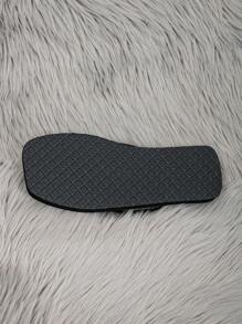 1 Pair Women Fashion Solid Color Flip Flops, Casual Non-Slip Flat Slippers For Indoor & Outdoor, Beach Sandals