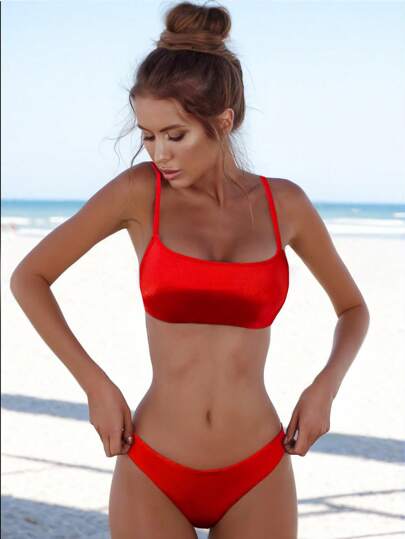 2 件套女士泳衣套装，细肩带纯色三角泳裤，简约时尚性感夏季沙滩比基尼