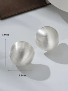 1 Pair Fashion Minimalist Matte Brush Half-Round Ball Stud Earrings, Niche Design High-End Metallic Cold Vibe Beads Earrings, Suitable For School, Cute Girls, Christmas Gift, Daily Wear Accessory For Women