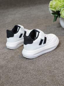 A Pair Of Unisex White Shoes, Black And White Sports Shoes, Hook And Loop Anti Slip And Wear-Resistant Soft Sole, Lightweight For Boys' Running Shoes And Girls' Board Shoes