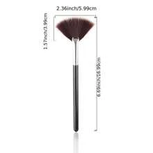 1pc Fan-Shaped Loose Powder Brush, Long Handle Makeup Tool For Beginners, Dual Color Fibers