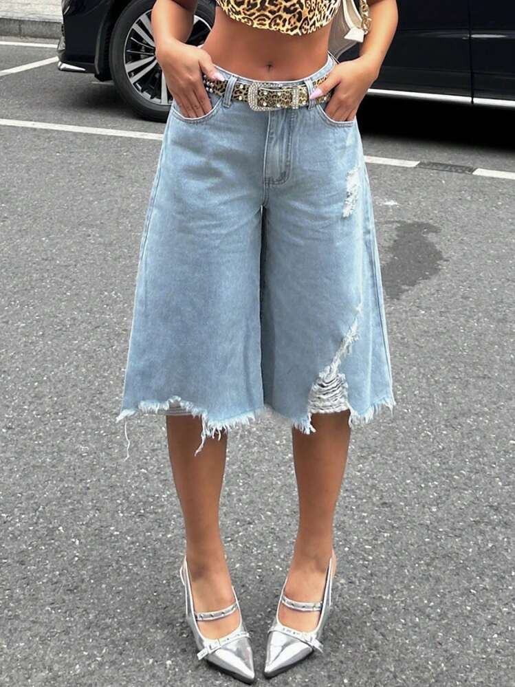 Shorts Capri Denim Assimétrico Desgastado da Moda Feminina - Lavagem clara - Visão 3