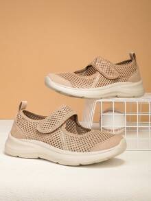 女士经典时尚弹力网眼透气步行鞋 - 卡其色 - 查看 5