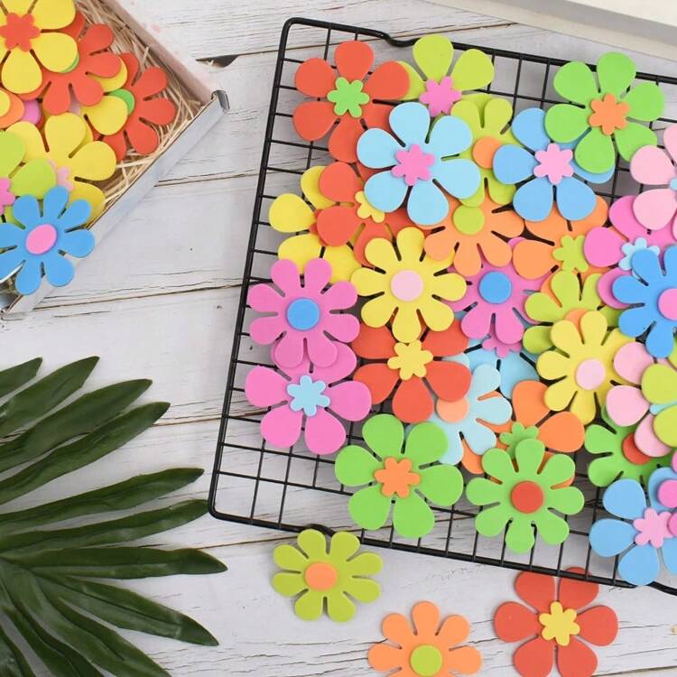 40/80/160 pezzi Adesivi di fiori in schiuma vivaci - Colori assortiti, finitura opaca, fiori in gomma autoadesivi per fai da te, progetti artistici e creativi, forme asimmetriche uniche, ideali per pannelli decorativi ed esplorazione creativa, stickers murali a forma di fiori - multicolore - Visualizzare 3