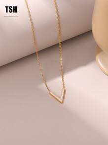 1pc Titanium Steel Minimalist Small V Letter Pendant Necklace, Delicate Clavicle Chain, Luxury Tiny Jewelry Gift