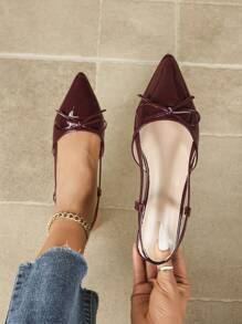 女士新款时尚百搭舒适尖头撞色圣诞新年平底鞋，软底软皮休闲鞋，可搭配连衣裙，四季皆宜