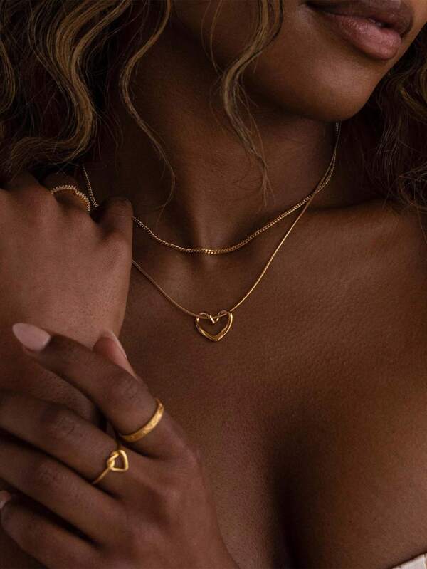Women Sexy Stainless Steel Plated 18K Gold Snake Chain Golden Heart Pendant Necklace, Gold Jewelry Gold Accessories, Women Gifts, Hypoallergenic Choker Necklace, Fashion Simple European And American Style Unisex Necklace