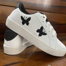 TENIS FEMININO CASUAL  BORBOLETA BORDADA MODELO NOVO CONFORTAVEL