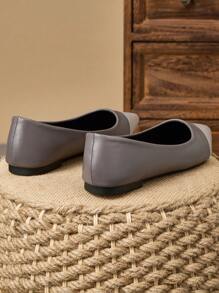 女士浅灰色芭蕾平底鞋，舒适透气百搭日常工作办公室休闲便鞋