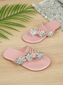 1双带有多层炫彩水晶花装饰的人字拖，配以3D立体花朵装饰。 - 粉色 - 查看 6