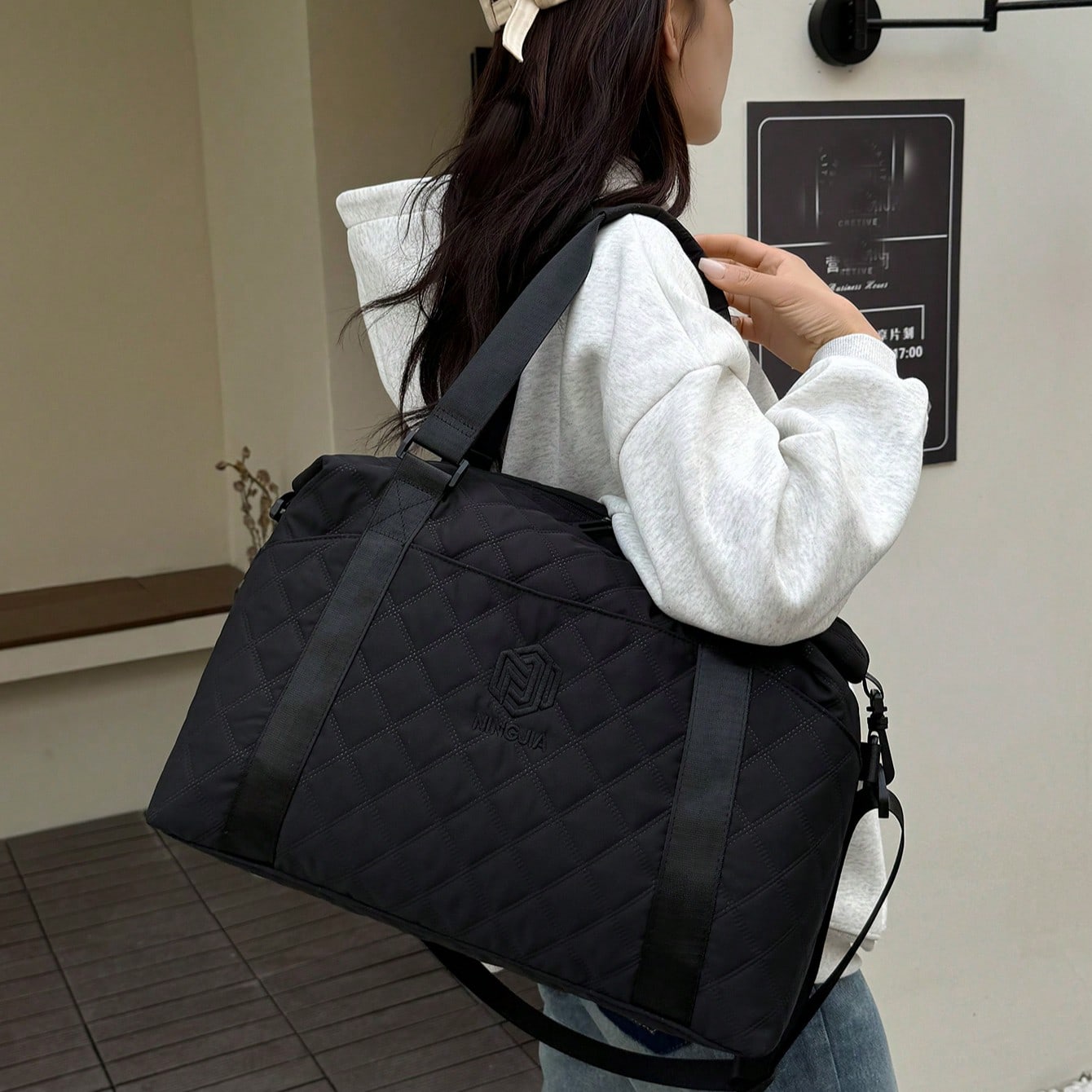 Minimalist Diamond Quilted Embroidered Tote Bag, Women's Travel Bag, Fashion Gym Bag, Large Capacity Multi-Pocket Design, Wet & Dry Separation, Lightweight Foldable Handbag, Suitable For Travel, Vacation, Business, Commute, Back To School, Stationery Bag, School Supplies