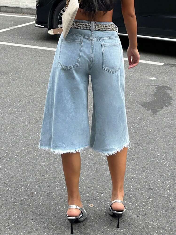 Shorts Capri Denim Assimétrico Desgastado da Moda Feminina - Lavagem clara - Visão 6