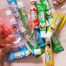 4個入り カラフルなメモリーバブルブロワーゲーム、カラフルな誕生日パーティーやストレス解消用小物、様々なイベントに適し、友人や集まりを楽しむのに最適、バレンタインデー、学校の始まりなどに (スタイルとカラーはランダム)