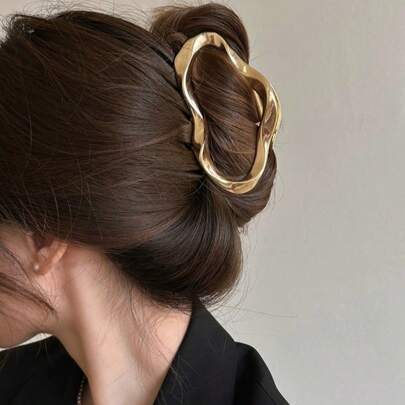 1pc Mini Metal Heart Shaped Hair Claw Clip, Hair Claw For Updo Hairstyle