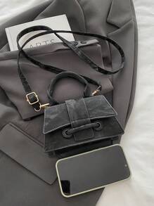 A Vintage Minimalist Mini, Hand-Held Square Bag With Fashionable Print, Flap Opening And Long Adjustable Shoulder Strap For Crossbody. Suitable For Ladies Daily Casual Use