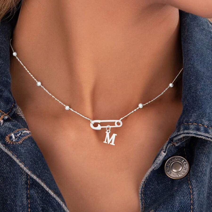 1 Stück modische silberne Edelstahl Perlenkette mit Buchstabenanhänger Brosche, für Frauen - Stil 8 - Übersicht 1