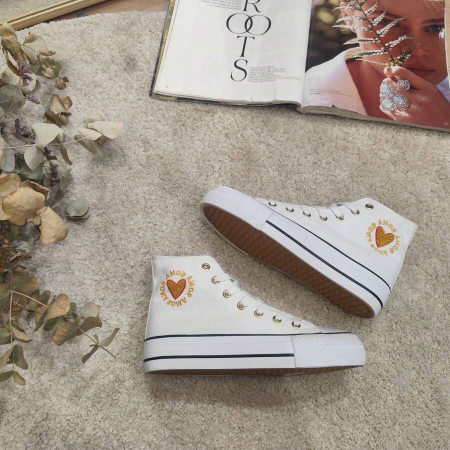 Fashionable Casual Heart & Letter Embroidered Canvas Shoes - White - View 1