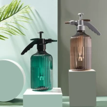 1 个 2L 压力喷雾瓶，用于酒精消毒、园艺家用喷雾罐、盆栽专用浇水罐。