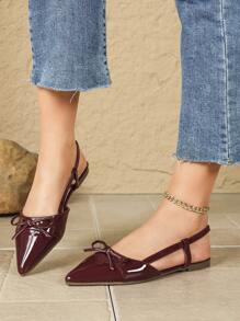 女士新款时尚百搭舒适尖头撞色圣诞新年平底鞋，软底软皮休闲鞋，可搭配连衣裙，四季皆宜
