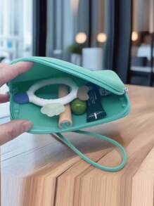 1个手持硅胶袋，防水沙滩手提袋，简约便携收纳袋，可用作化妆包，可水洗，带挂绳，可收纳化妆品、耳机、钥匙和卡片，创意硅胶收纳袋，房间装饰，包包，化妆包，旅行，化妆包，旅行必备，收纳，储物，旅行必备，化妆品收纳袋，化妆包，桌面收纳袋，化妆包，化妆包，旅行，化妆袋，包，化妆袋，旅行必备，化妆包，旅行必备，小型化妆包，化妆袋，化妆包，旅行必备，大容量，大化妆包，圣诞礼物，收纳袋，旅行，女士旅行必备礼物，收纳袋，手拿包/小手提包，化妆品收纳袋，化妆品收纳袋，收纳袋，刷子收纳袋，迷你收纳袋，大容量收纳袋，女士礼物，圣诞礼物，礼物创意 女性