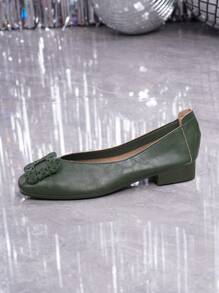Zapatos casuales de verano para mujer, tipo slip-on, de punta cuadrada y planos con detalles metálicos - Verde - Ver 3