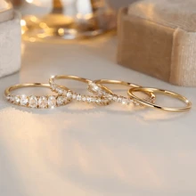 4 peças/conjunto Novo Design de Marca Criativa Minimalista Moda Anel de Festa de Casamento/Noivado/Aniversário Empilhável Banhado a Ouro de 14k com Zircônia Branca, Presente de Joias Nupciais Românticas, Tamanho EUA 5-13