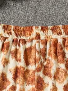 青年男士豹纹时尚运动短裤