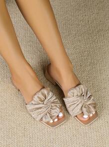 方头优雅蝴蝶结装饰粗跟凉鞋