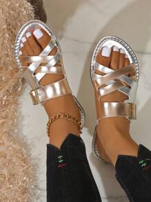 夏季新款 2025 拼接金属扣设计时尚舒适户外平底沙滩拖鞋