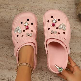 新款女士夏季软底拖鞋，可爱 DIY 鞋饰扣心形和蝴蝶结拖鞋，旅行度假海滩户外人字拖，加大码