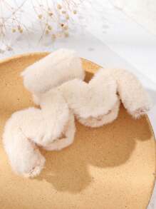 1pc Fashionable Versatile Solid Color Plush Hair Claw, Autumn/Winter - View 2