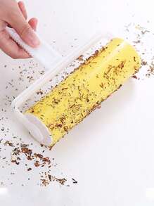 超大号可重复使用粘毛滚筒，有效去除宠物毛发和灰尘，粘性强，可水洗重复使用。这款宠物毛发去除器包含两种尺寸的衣物清洁刷，无需电池，是卧室和衣物清洁的理想之选。 - 彩色 - 查看 8