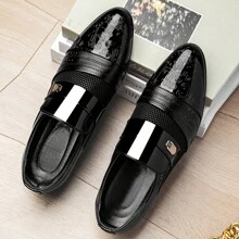 男士主打亮色尖头正装鞋，带有金属元素，适合商务休闲、婚礼穿着、宴会和会议等非正式场合，适合青少年夏季休闲或户外运动或度假旅行或毕业礼物或生日礼服配饰 - 黑色 - 查看 5