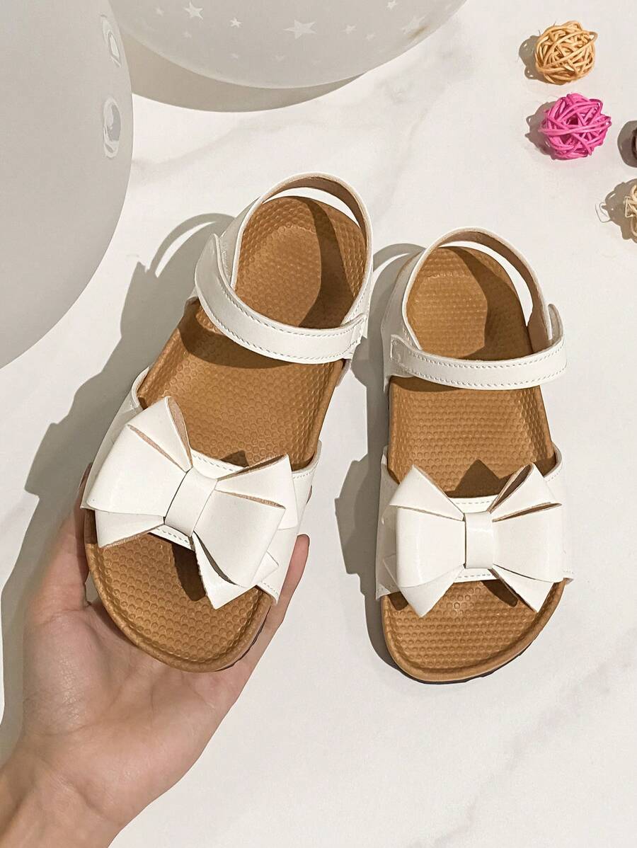 1 Pair Girls Flat Butterfly & Flower Pattern Casual Sandals, Suitable For Spring & Summer - White - View 1