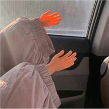 1 Pair Creepy Mini Fake Hand, Funny Prank Toy, Sticky, Tiny Object - Multicolor - View 2