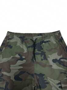 Pantalones cargo de camuflaje casuales para hombres, 100% tela tejida de poliéster sin estiramiento, ajuste regular, con cintura con cordón y bolsillos con solapa, pantalones cargo para exteriores