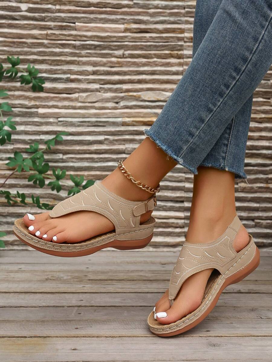 Women Summer New Khaki Plus Size Metallic Buckle Thong Sandals, Fashion Comfortable Elegant Casual Beach Platform Flip Flops - Embroidered Hollow Out Design Wedge Heel Open Toe Slip On Sandals, Women Flat Sandals, Summer Shoes, Match With Skinny Pants, Dresses, Shorts, Skirts For Valentine's Day, Mother's Day, Party, Holiday, Travel, Vacation, Daily Wear, Lightweight, Comfortable, Breathable, Indoor, Outdoor, Fashion Casual, Versatile, Beach Shoes, Women Fashionable Platform Wedge Heel Sandals