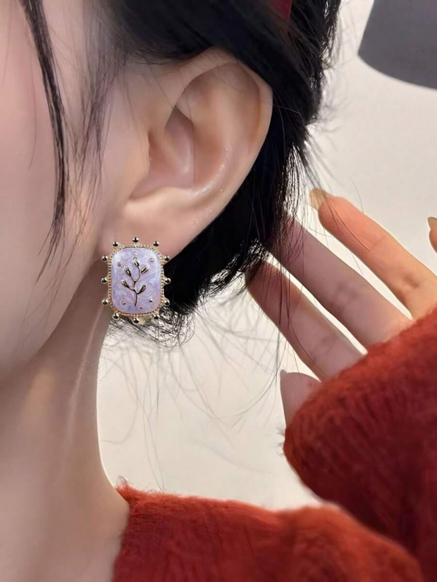 Un par de pendientes de planta de gota de aceite francesa en color púrpura son versátiles, exclusivos, de alta gama, elegantes y generosos. Se pueden combinar con faldas para asistir a fiestas y son la primera opción para regalos de fiesta. - Morado - Ver 1