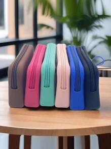 1个手持硅胶袋，防水沙滩手提袋，简约便携收纳袋，可用作化妆包，可水洗，带挂绳，可收纳化妆品、耳机、钥匙和卡片，创意硅胶收纳袋，房间装饰，包包，化妆包，旅行，化妆包，旅行必备，收纳，储物，旅行必备，化妆品收纳袋，化妆包，桌面收纳袋，化妆包，化妆包，旅行，化妆袋，包，化妆袋，旅行必备，化妆包，旅行必备，小型化妆包，化妆袋，化妆包，旅行必备，大容量，大化妆包，圣诞礼物，收纳袋，旅行，女士旅行必备礼物，收纳袋，手拿包/小手提包，化妆品收纳袋，化妆品收纳袋，收纳袋，刷子收纳袋，迷你收纳袋，大容量收纳袋，女士礼物，圣诞礼物，礼物创意 女性