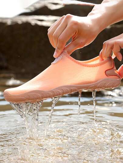 1 Pair Women's Outdoor Casual Slip-On Mesh Breathable Light Weight Quick Dry Beach & Stream Shoes