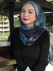 1件新款印花水彩头巾，高级渐变大理石水纹印花，优雅女士头巾，柔软材质，多功能防晒/防风头巾披肩，适合日常生活/节日派对/宴会场合，可作为长袍配饰。 - 深藍色 - 查看 3