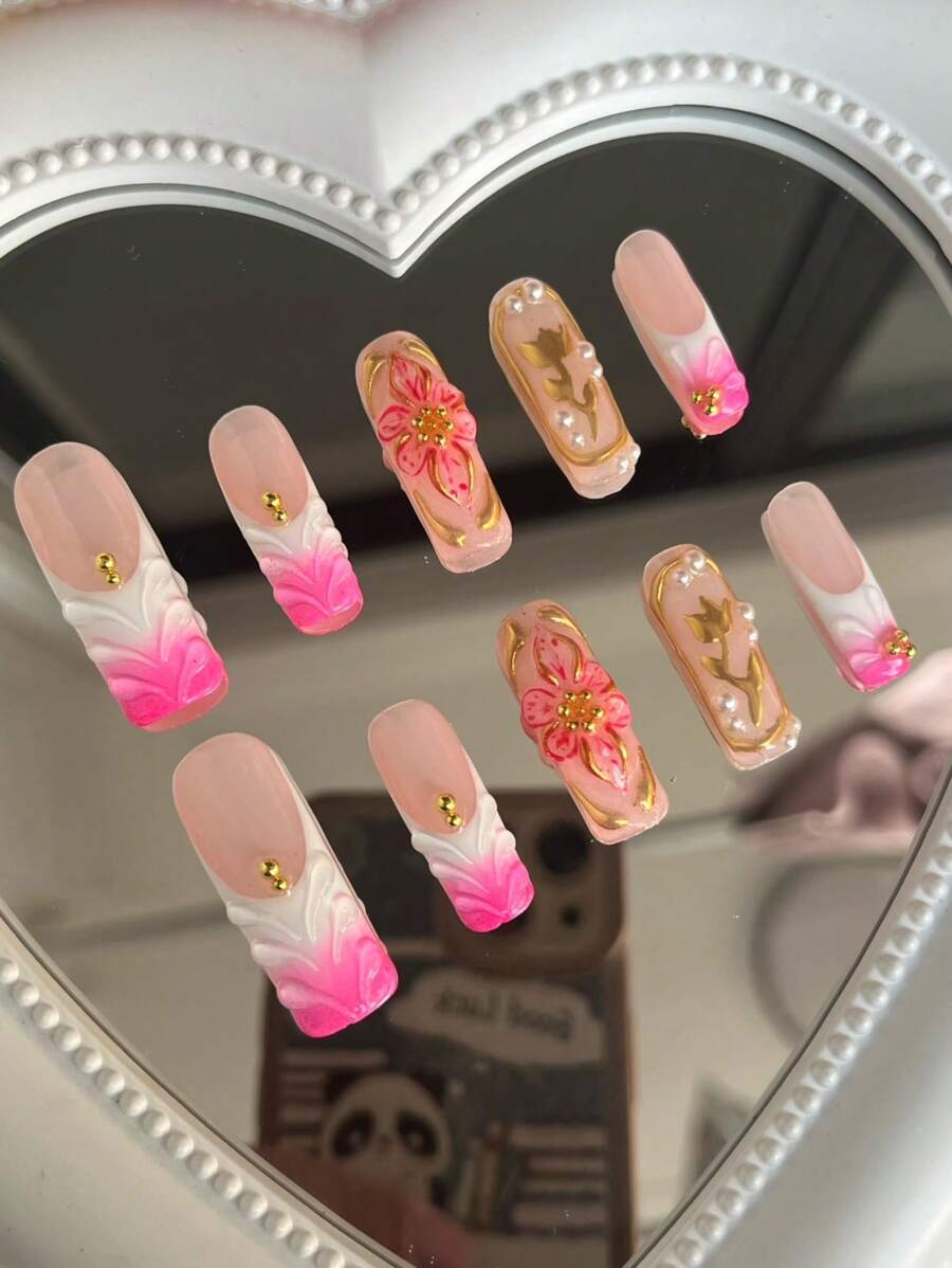 10 片纯手工指甲，螺纹凸起，腮红渐变，手工捏制凸起花朵金色边缘，金色玫瑰形状，金色圆球。适合日常休闲度假、宴会、派对等活动。按压指甲 - 彩色 - 查看 1