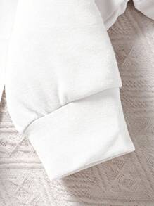 3 件套女童春夏时尚长袖连帽披肩和字母印花吊带背心和百褶裙，早春返校季最佳礼物