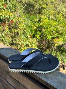 Kenner Kivah Rakka L7 Men's Casual Basic Flip Flops Tractor Sandal Everyday Side Detail - Blanco y Negro - Ver 3