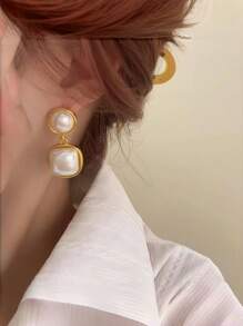 一对金色优雅珍珠几何水滴耳环，高端法式风格耳环，适合女士参加派对、婚礼、送礼、日常佩戴 - 彩色 - 查看 3