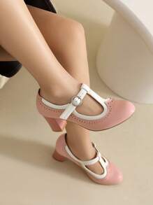 Chaussures décontractées pour femmes, talons compensés rétro français marron printemps 2025. Chaussures à talons épais polyvalentes de couleur bonbon avec une bride à boucle pour femmes