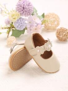 1 双春秋婴儿 0-1 岁女童公主花朵装饰 PU 软底平底鞋