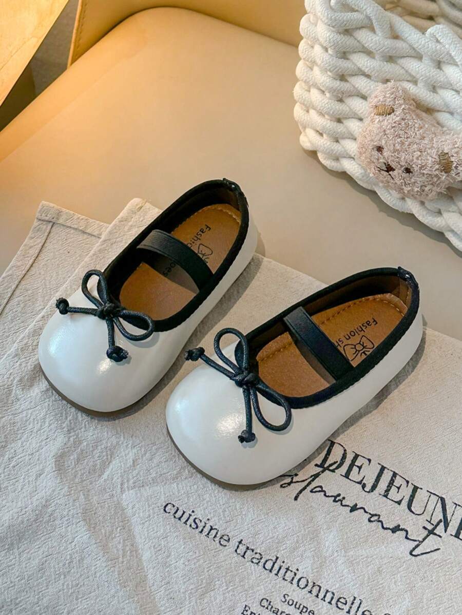 1 双时尚纯色简约蝴蝶结玛丽珍平底女童鞋 - 米色 - 查看 1