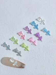 30 piezas de 6mm*10mm Decoraciones de uñas de resina, accesorios de uñas bonitos con diseño de flores de tulipán de lazo iridiscente